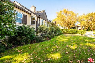 2771 Club Dr in Los Angeles, CA - Building Photo - Building Photo