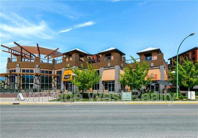654-654 Cook Rd in Kelowna, BC - Building Photo - Building Photo