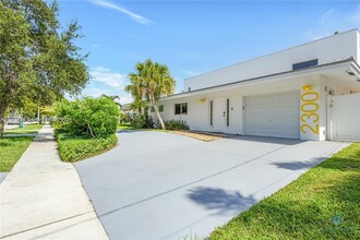 2300 NE 48th Ct in Lighthouse Point, FL - Building Photo - Building Photo