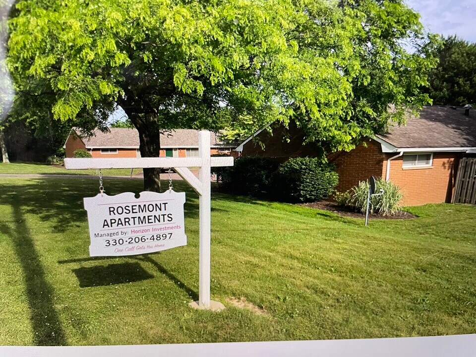 1666 Rosemont Rd, Unit 1666 in Alliance, OH - Building Photo
