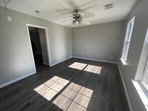 19451 Nasworthy Dr in Tomball, TX - Building Photo - Building Photo