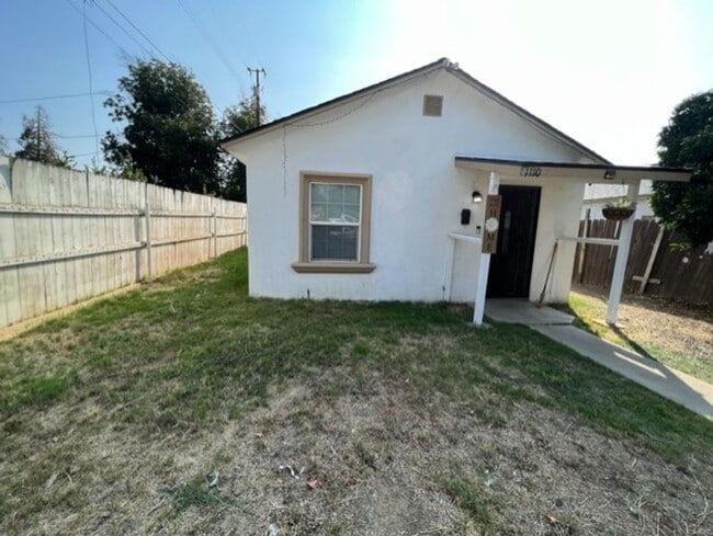 1108 Wells Ave in Bakersfield, CA - Building Photo - Building Photo