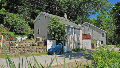 2-9 Woods Dr in Byram Township, NJ - Building Photo - Building Photo