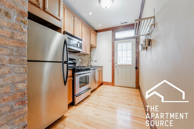 2920 W Cullom Ave in Chicago, IL - Building Photo - Building Photo