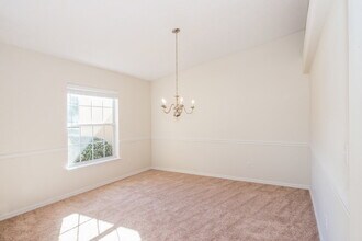 11040 Apple Blossom Trail W in Jacksonville, FL - Building Photo - Building Photo