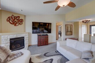 5334 W Highlands Ct in Franklin, WI - Building Photo - Building Photo