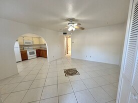 4777 Orange Grove Blvd in North Fort Myers, FL - Building Photo