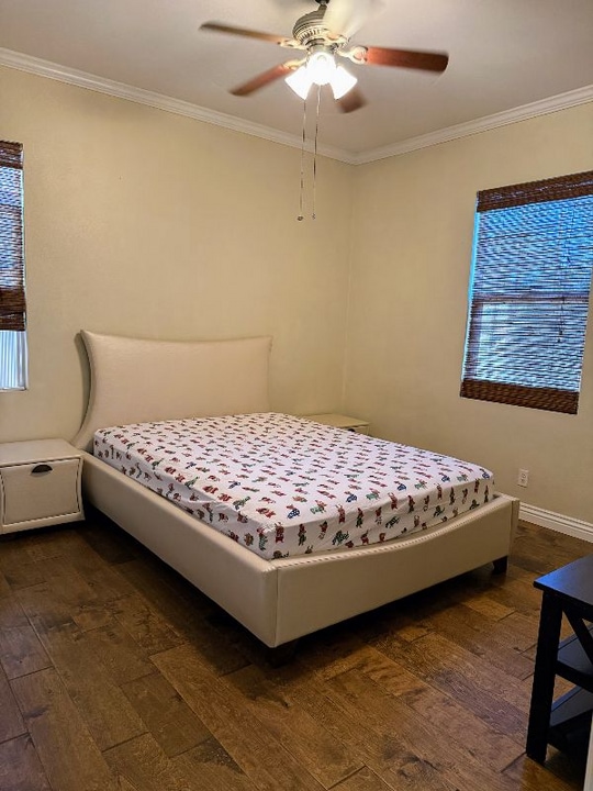 13652 Perry Ann Cir in Corona, CA - Foto de edificio