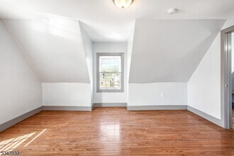 154 N 14th St in East Orange, NJ - Building Photo - Building Photo