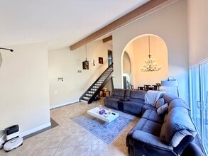 26431 Via Lara in Mission Viejo, CA - Foto de edificio - Building Photo