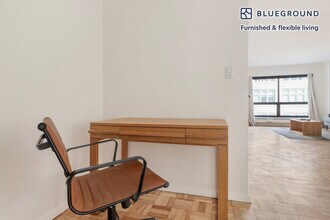 300 E 51st St in New York, NY - Building Photo - Building Photo