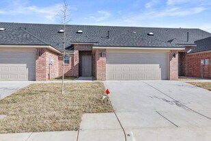 7625 Woodford Ave in Amarillo, TX - Building Photo