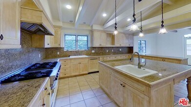 3920 Van Noord Ave in Los Angeles, CA - Building Photo - Building Photo