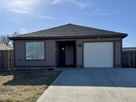 321 N Sherman Ave in Lubbock, TX - Building Photo