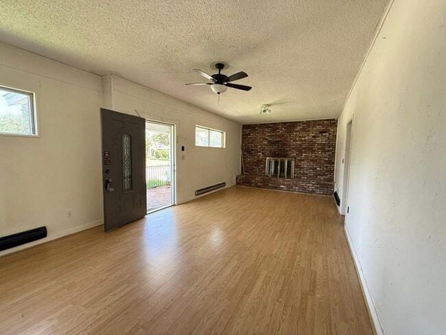 3132 NW 16th St in Oklahoma City, OK - Foto de edificio - Building Photo