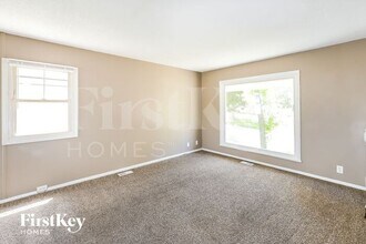 805 N Powahatan Dr in Independence, MO - Building Photo - Building Photo