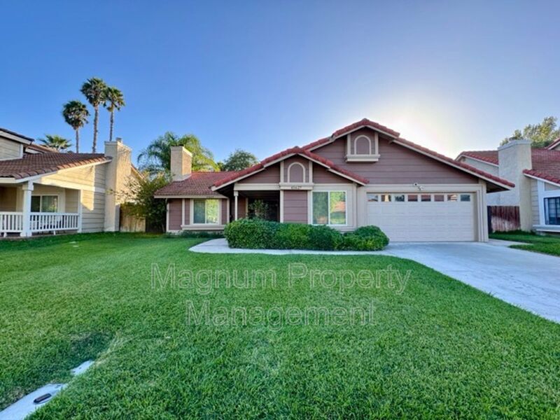 45627 Clubhouse Dr in Temecula, CA - Building Photo
