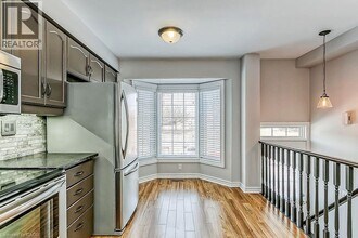 3480 Upper Middle Rd in Burlington, ON - Building Photo - Building Photo