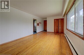 126 Clive Rd in Kitchener, ON - Building Photo - Building Photo