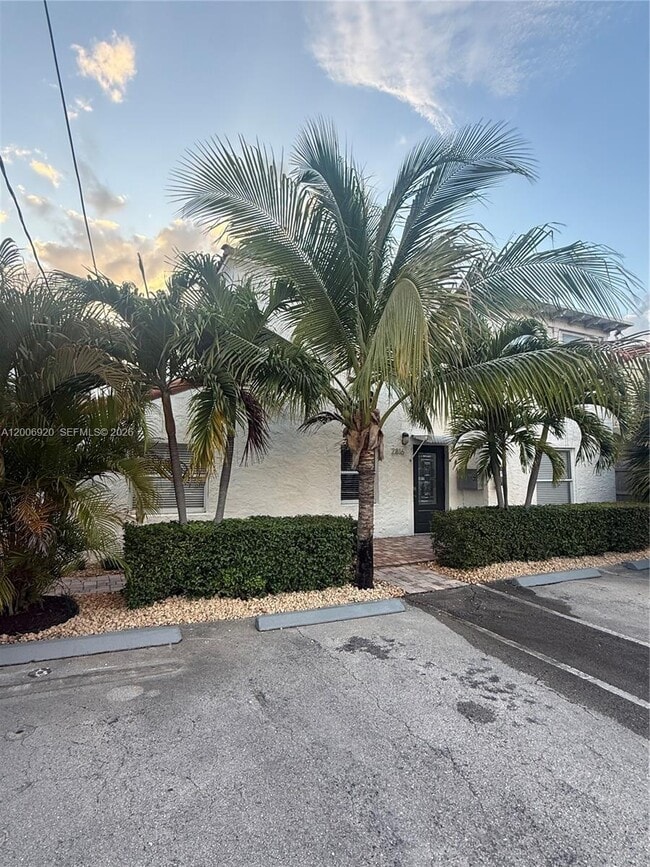 property at 2816 Pine Tree Dr