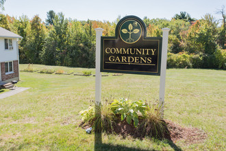 Meadowbrook Village in Fitchburg, MA - Building Photo - Building Photo