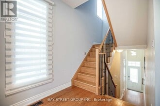 94 Mack Clement Ln in Richmond Hill, ON - Building Photo - Building Photo