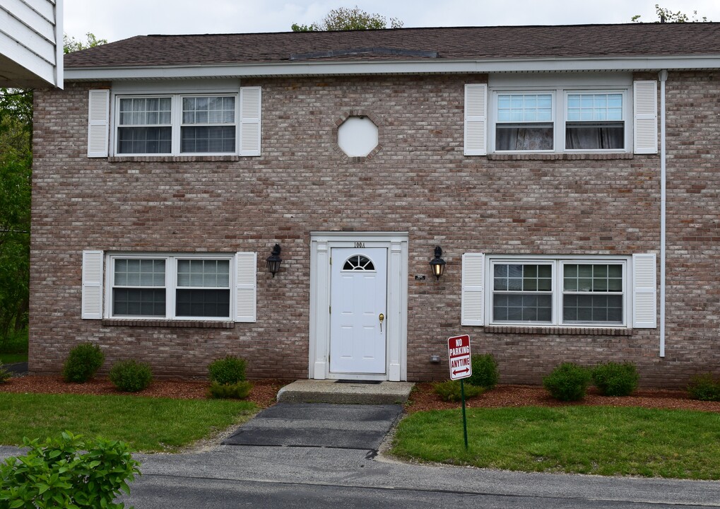 100A Washington Park Dr, Unit #4 in Andover, MA - Foto de edificio