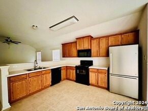 5414 Bright Run in San Antonio, TX - Building Photo - Building Photo