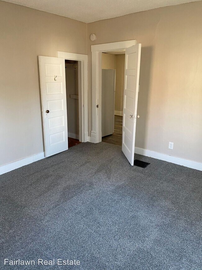 202 W William St in Champaign, IL - Building Photo - Building Photo