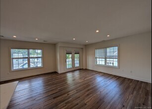 138 Highland Ave in Cheshire, CT - Building Photo - Building Photo