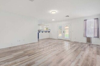 1082 E Lakeview Dr in San Tan Valley, AZ - Building Photo - Building Photo