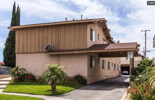 521 Ridgeway Ln in La Habra, CA - Building Photo