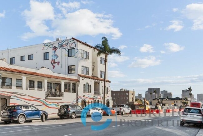 417 Juniper St in San Diego, CA - Building Photo - Building Photo