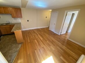 238 Cambridge St, Unit 3 in Boston, MA - Foto de edificio - Building Photo