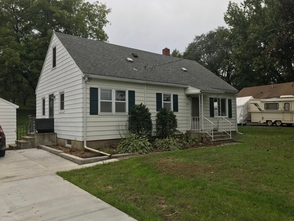 404 21st St SW in Rochester, MN - Building Photo