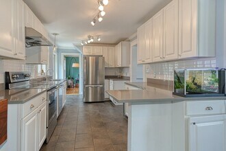 85 Roosevelt Rd in Medford, MA - Building Photo - Building Photo