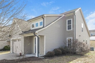 5798 Misty Hill Cir in Clemmons, NC - Building Photo - Building Photo