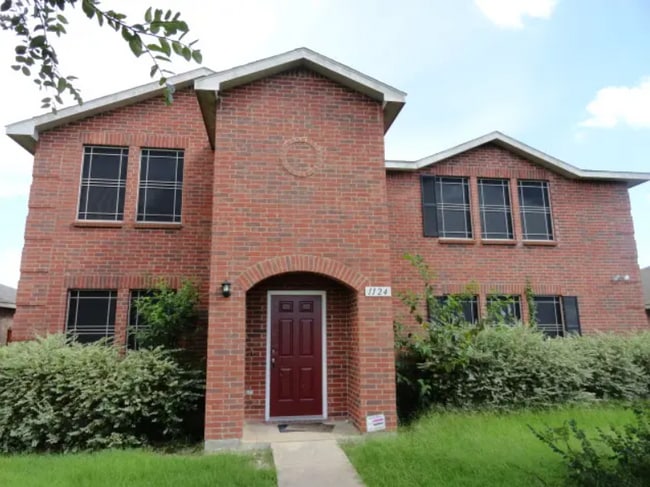 property at 1124 Bumble Bee Dr