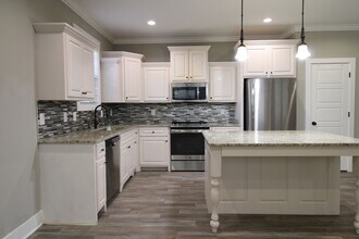 212 Gray Fox Xing in Bonaire, GA - Building Photo - Building Photo