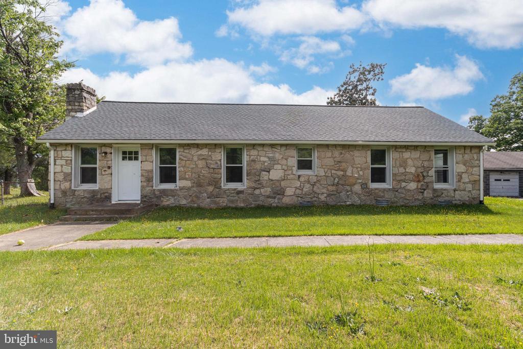 56 Porter Ln in Fredericksburg, VA - Building Photo