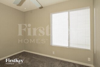 23452 N 40th Ln in Glendale, AZ - Foto de edificio - Building Photo