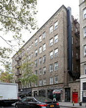 402 W 44th St in New York, NY - Building Photo - Building Photo