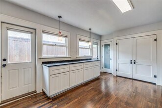 1011 W Allen Ave in Fort Worth, TX - Building Photo - Building Photo