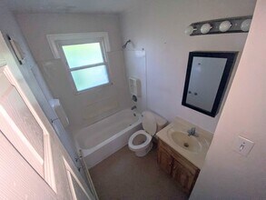 811 Bella Ln in St. Louis, MO - Building Photo - Building Photo