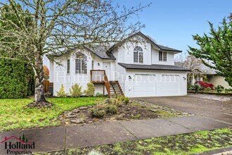 3076 NE Kaster Dr in Hillsboro, OR - Building Photo - Building Photo