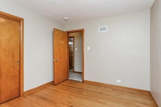 9001 W 22nd Pl in North Riverside, IL - Building Photo - Building Photo