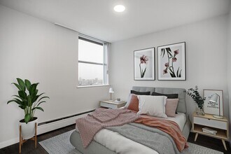 Hollyburn Court in Vancouver, BC - Building Photo - Building Photo