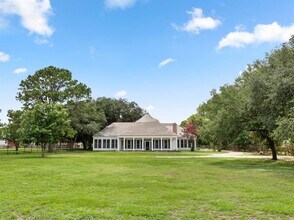 5215 Skinner Ln in Richmond, TX - Building Photo - Building Photo
