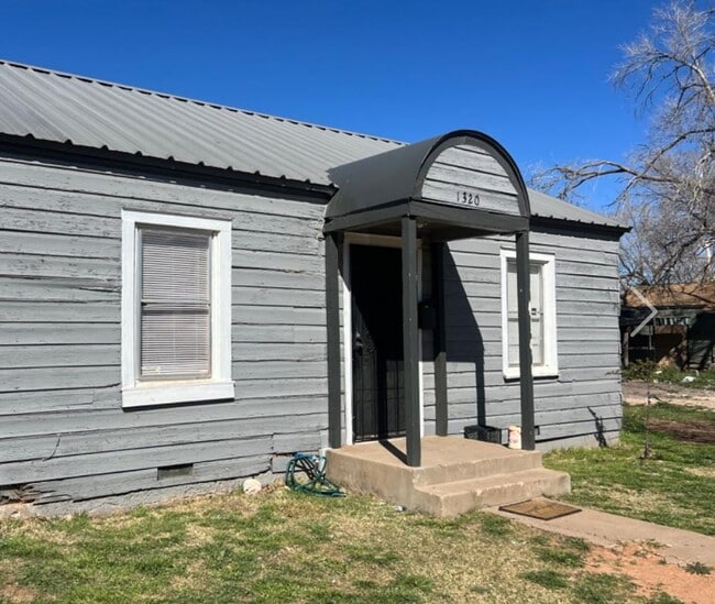 1320 27th St in Lubbock, TX - Building Photo - Building Photo