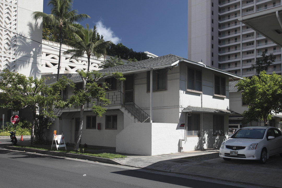 1825 Kahakai Dr in Honolulu, HI - Building Photo